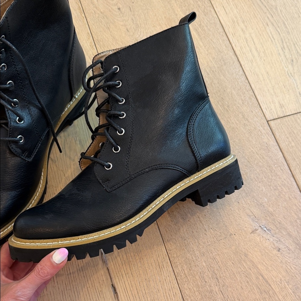 Women's Black Combat Boots - Picture 2 of 3